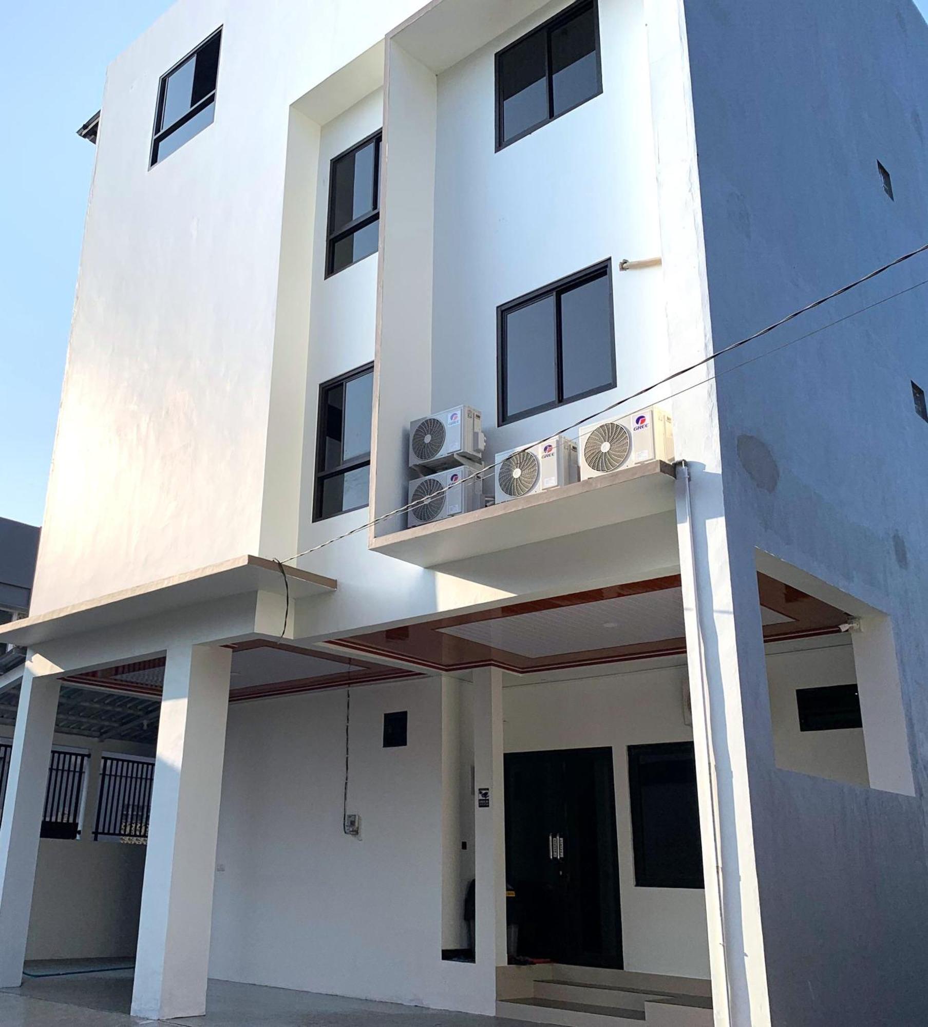 Kusuma Raya Guest House Srondolwetan Exterior foto